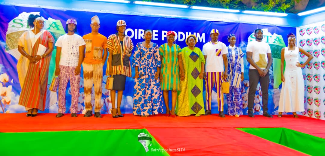 Soirée Podium du SITA ACT 14 : Claire Zoma de la marque (BOBOCREA) sublime le textile africain et éblouit Kalgondin